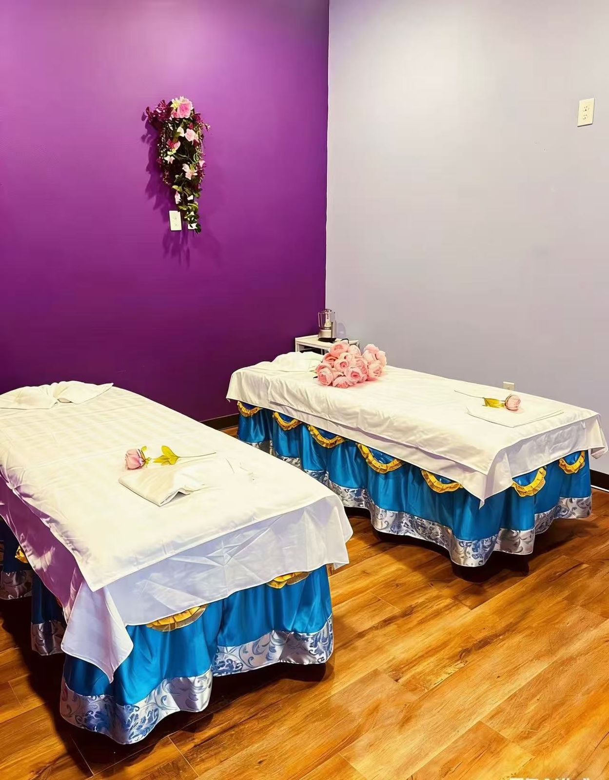 Violet Spa couples massage room
